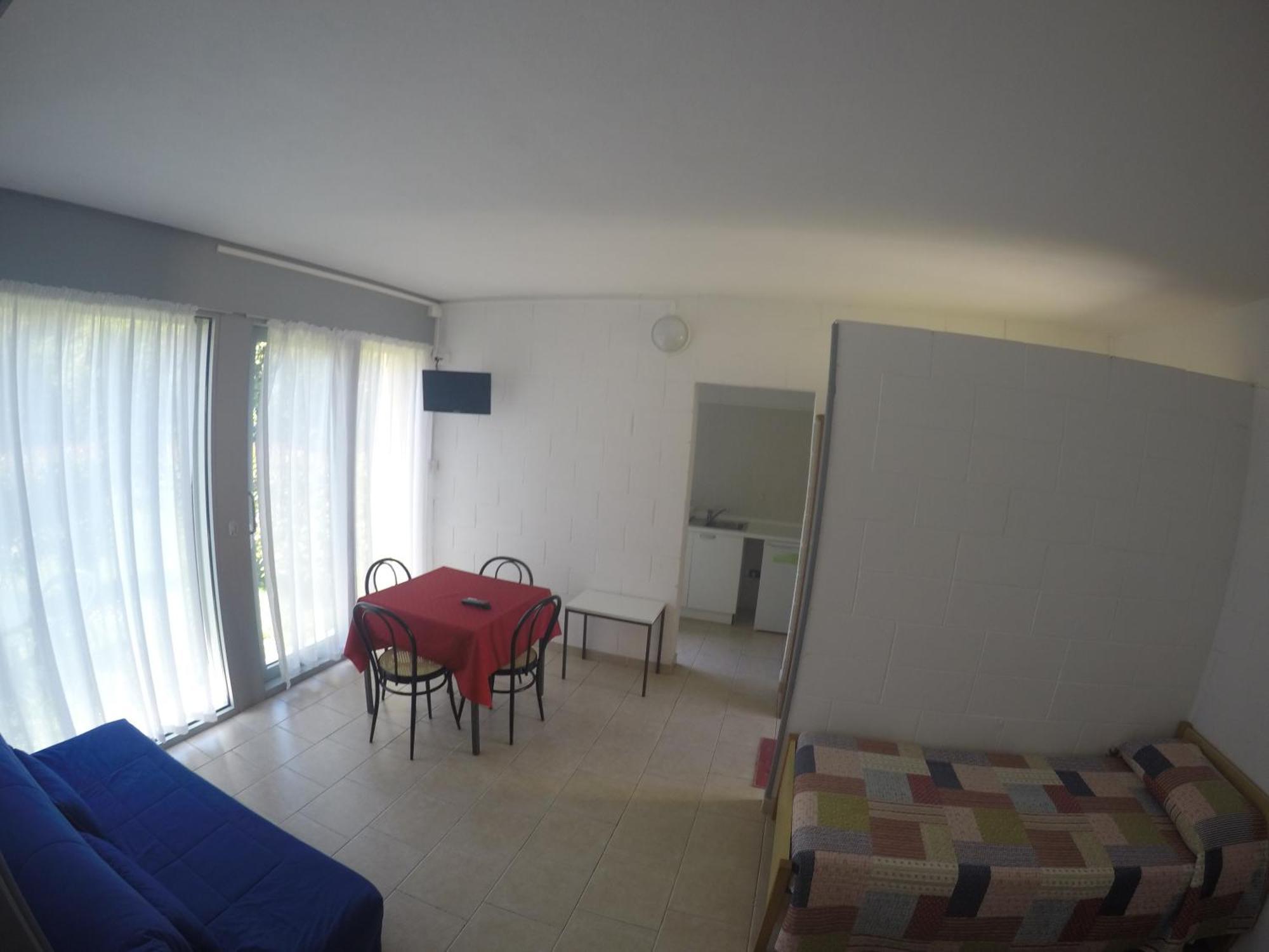 Camping Villaggio Paradiso Domaso Habitación foto