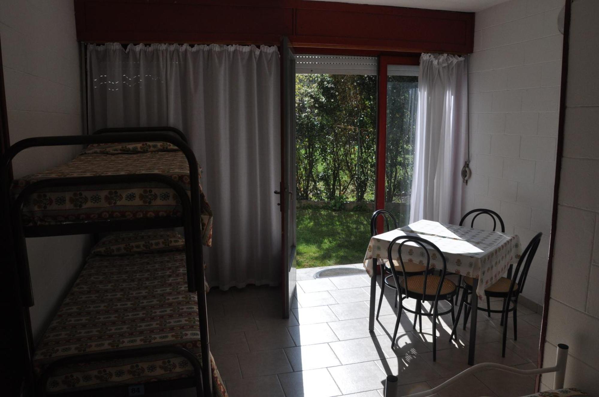 Camping Villaggio Paradiso Domaso Habitación foto